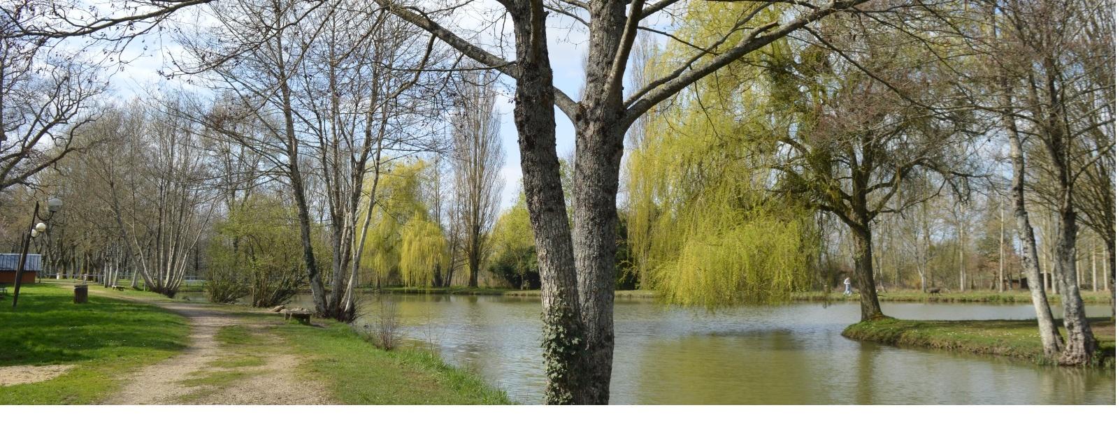 Plan d'eau du Marais à Lezay plan d'eau du marais